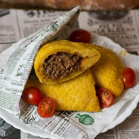 empanada de carne rincon de la abuela venezolana BCN